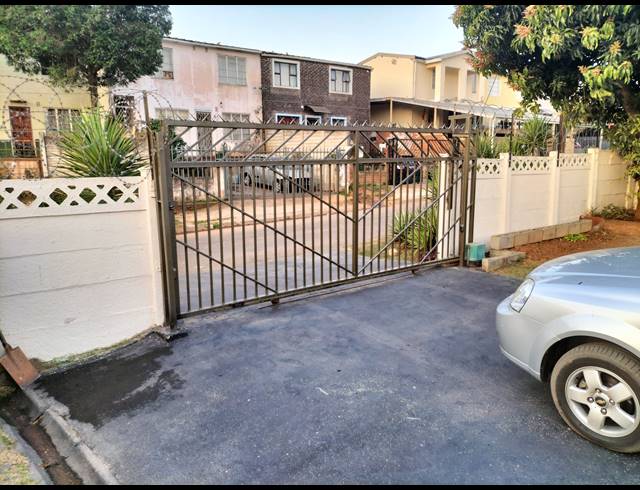 2 BEDROOM FREEHOLD FOR SALE IN NORTHDALE